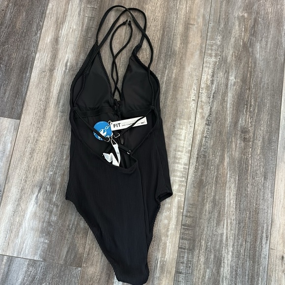 CUPSHE Black Ribbed V-neck lace up one piece swimsuit small NEW - Picture 7 of 9
